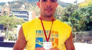 06_David Díaz ganó triatlón